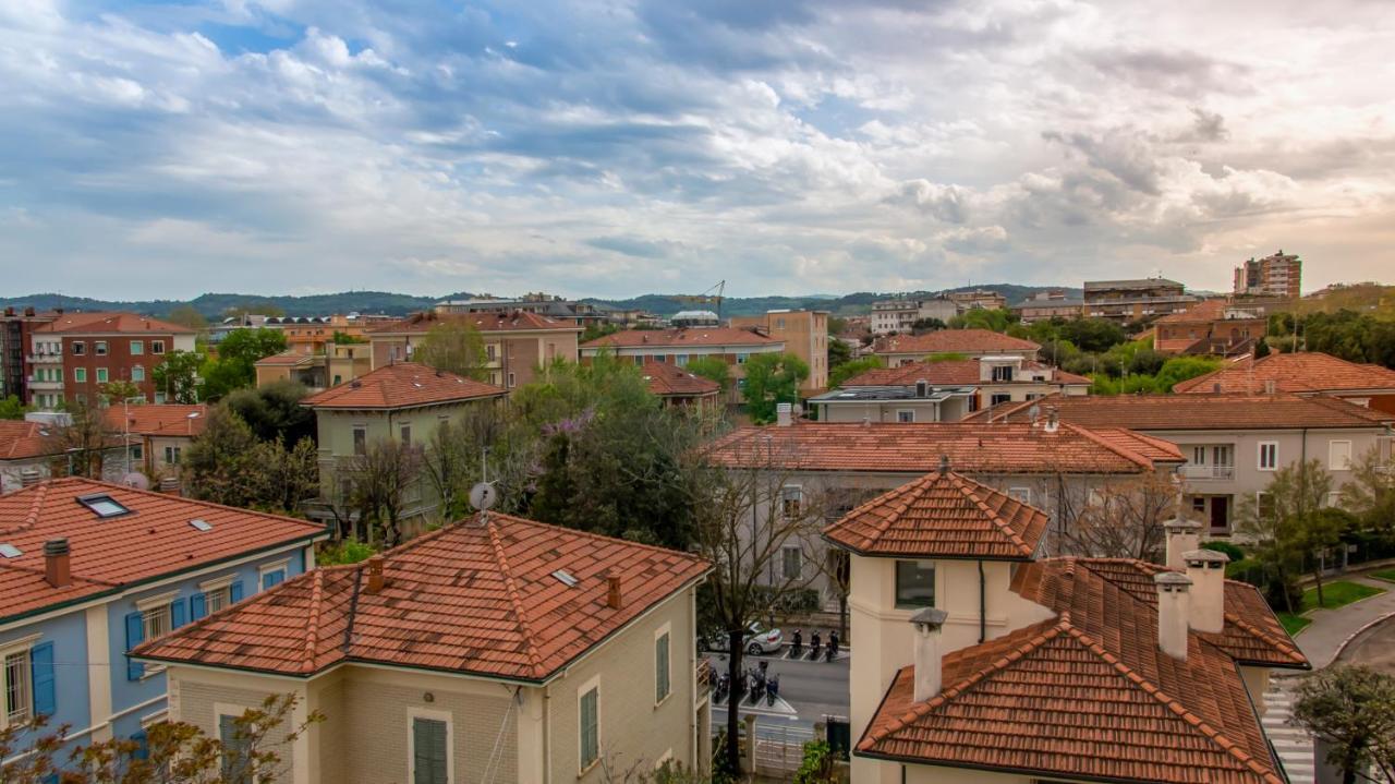Hotel President'S Pesaro Dış mekan fotoğraf